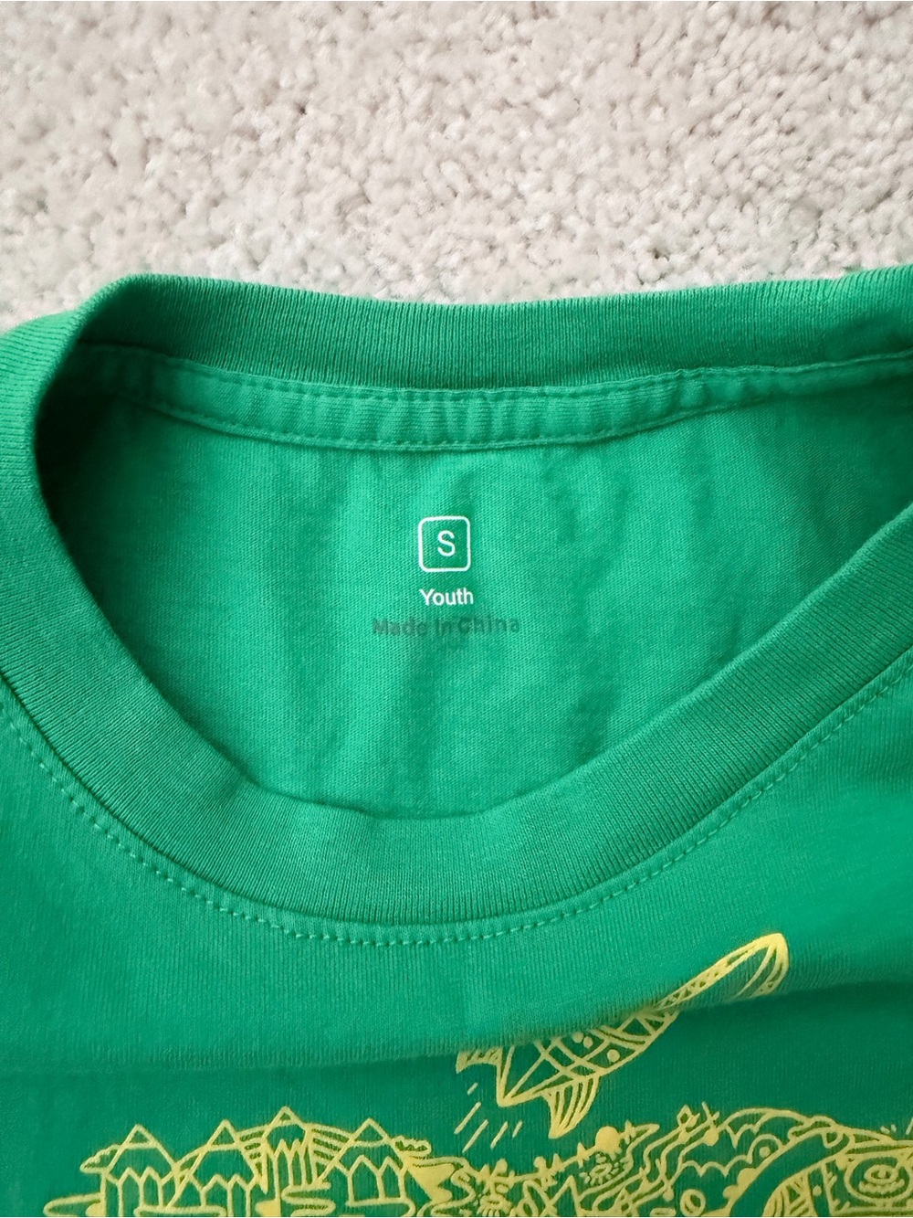 Apple Green Tee with Yellow Apple Graphic - Picture 5 of 7